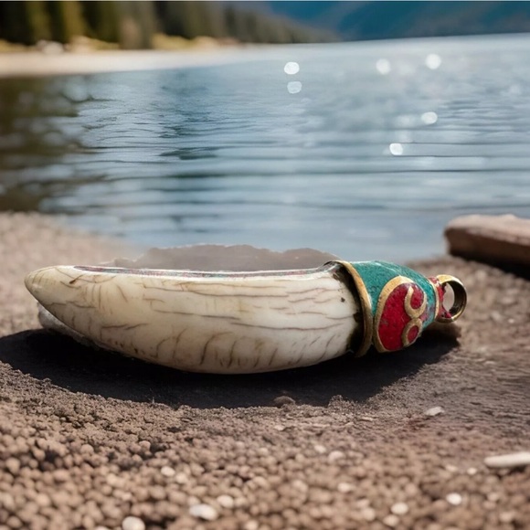 Unique ethnic tibetan tribal amulet pendant yak bone,tusk & horn shape handmade - Picture 7 of 9